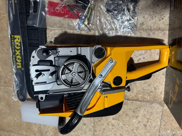 للبيع منشار حطب بانزين جديد مقاس 16 بوصة ماركة Roxon 3