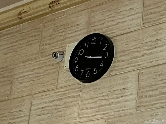 يوجد ساعه السعر 50 0