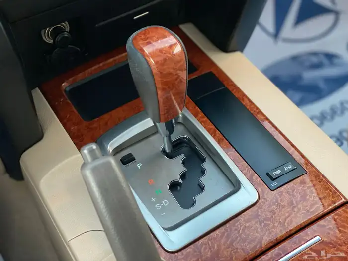 تويوتا لاند كروزر V8 18