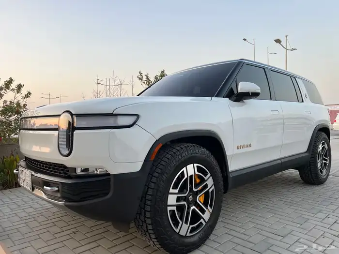 RIVIAN R1 S 2024 3