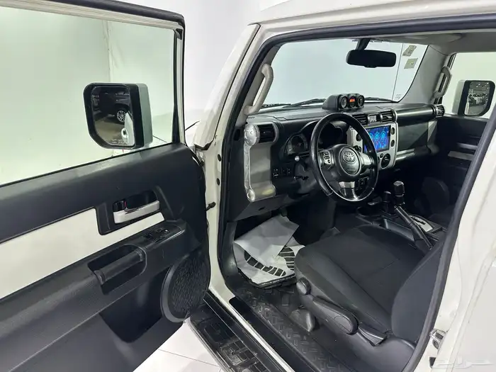 تويوتا اف جي 2010 سعودي 10