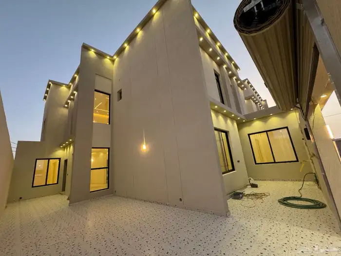 للبيع فيلا درج داخلي بالمجمعة 1