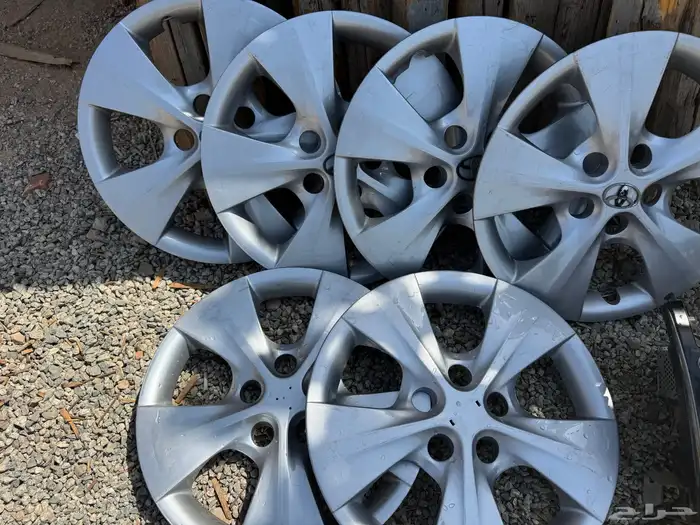 طيس كامري 6 حبات وشاشة مع تحكم المكيف فل وشاشة لاندكروزر 4