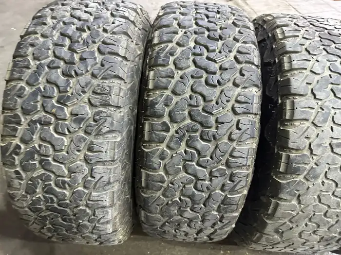 جنوط فيول 6 مسمار مع كفرات نص حجري مقاس 17 7