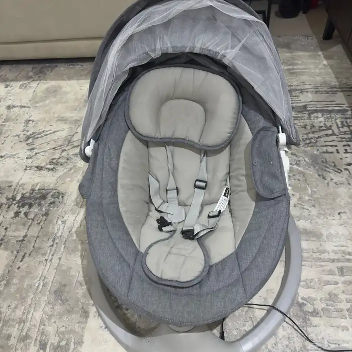 baby swing كرسي هزاز للاطفال 0
