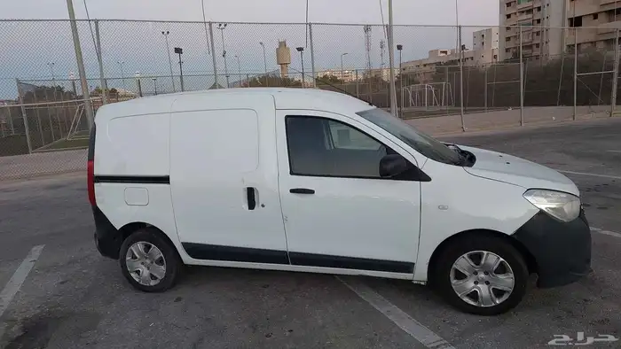 رينو دوكر فإن 2022 3