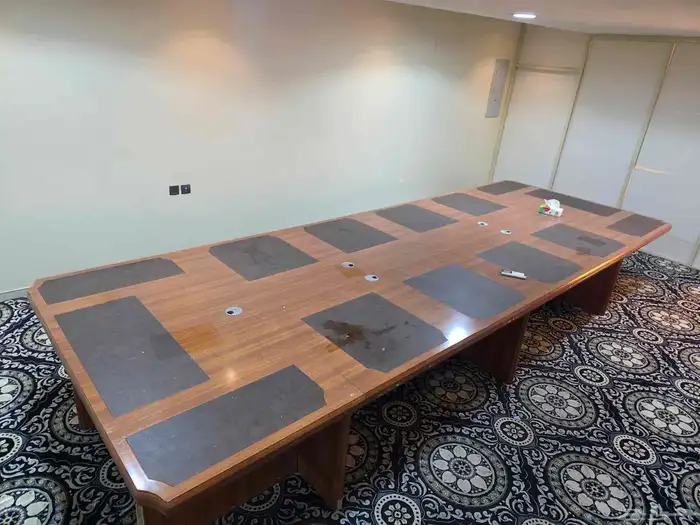 طاولة اجتماعات 1