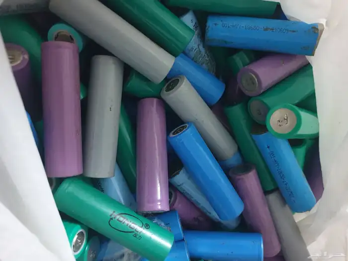 بطاريات ليثيوم قابلة لأعادة الشحن3.7 فولت (18650)1500Ahامبير 8