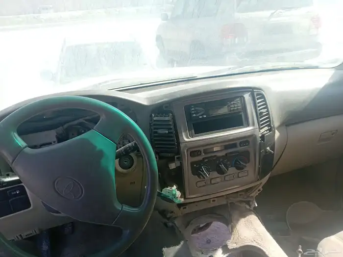جيب لند كروزر تشليح قطع غيار 2002 3