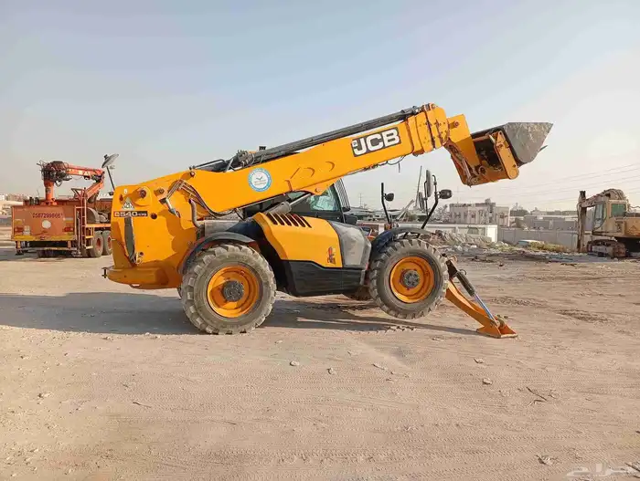 رافعه تلسكوبية JCB موديل 2015 نظيفه جدا 4