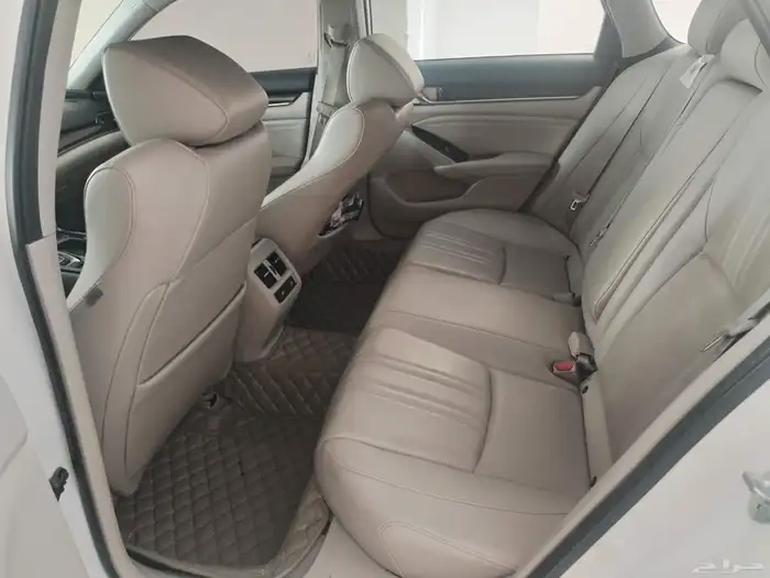 للبيع هوند اكورد فل كامل مكينه كبيره 2.0مالك واحد من الوكاله 4