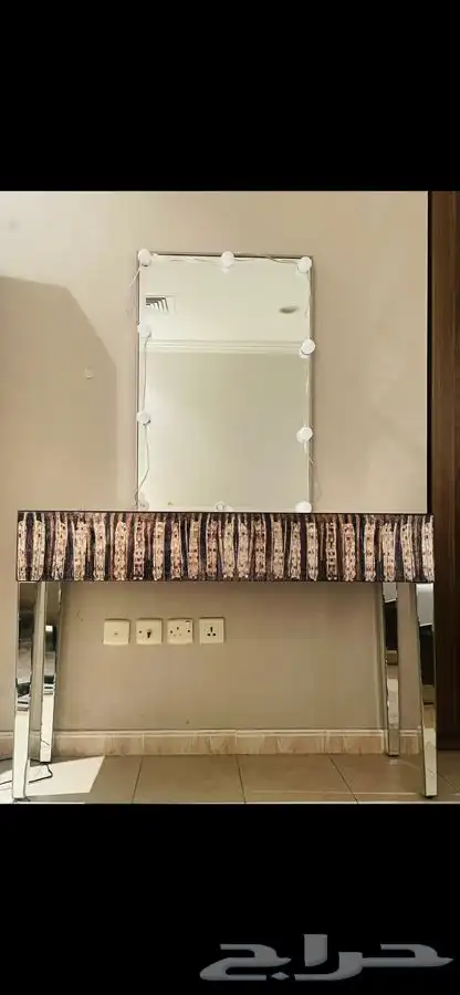 مرايا تسريحه وملحق كرسي هدية 3