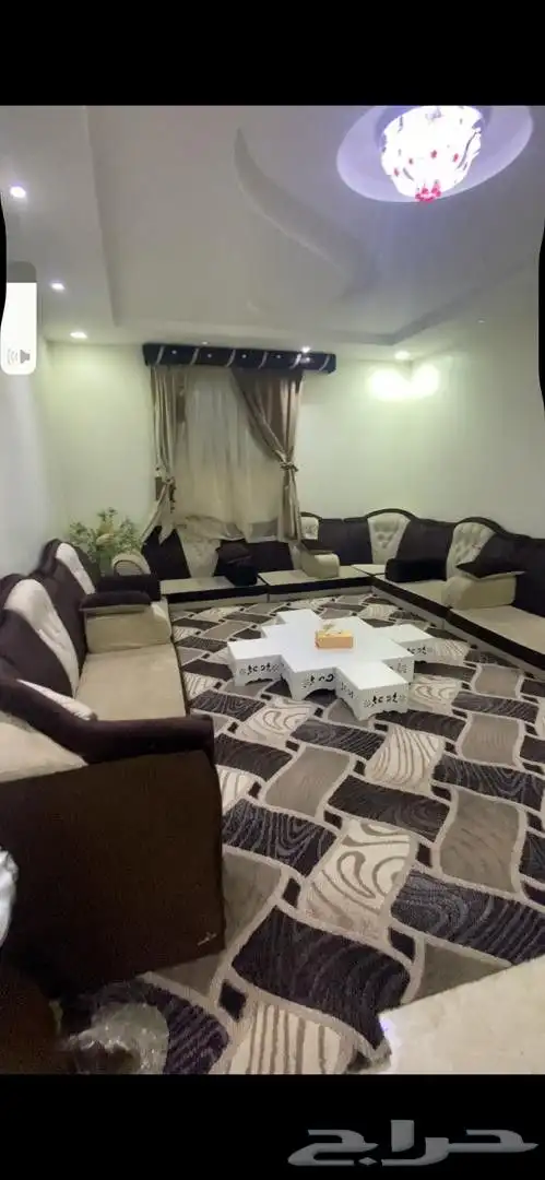 كنب مجلس 5 4 نظيف مرره مع السجاد وستاره 1