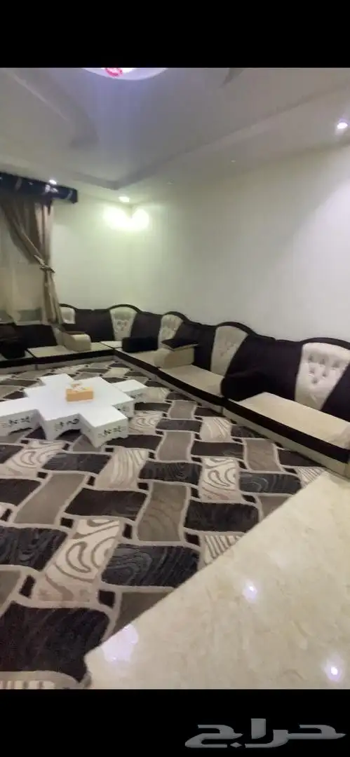 كنب مجلس 5 4 نظيف مرره مع السجاد وستاره 0