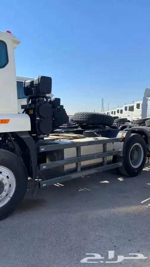 شاحنه سنو تراك 2026 4