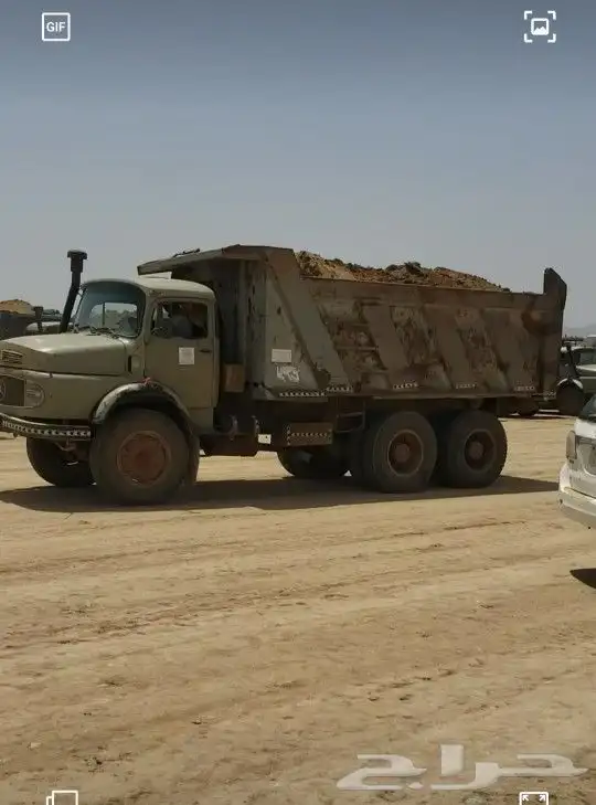 سواق قلاب خبره ومحافض على المعدات ويفضل العمل في موقع 2