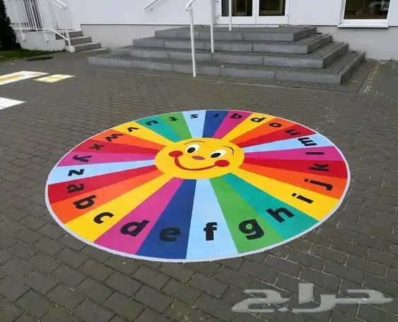 خطاط ورسام جده مكه رسومات علي الارض 4