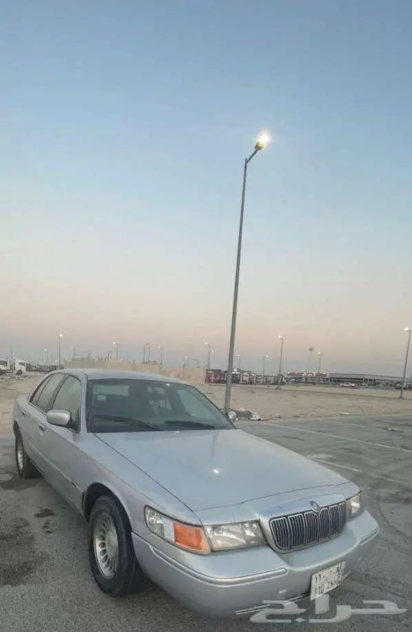 فورد ماركيز الموديل 2000 LS 5