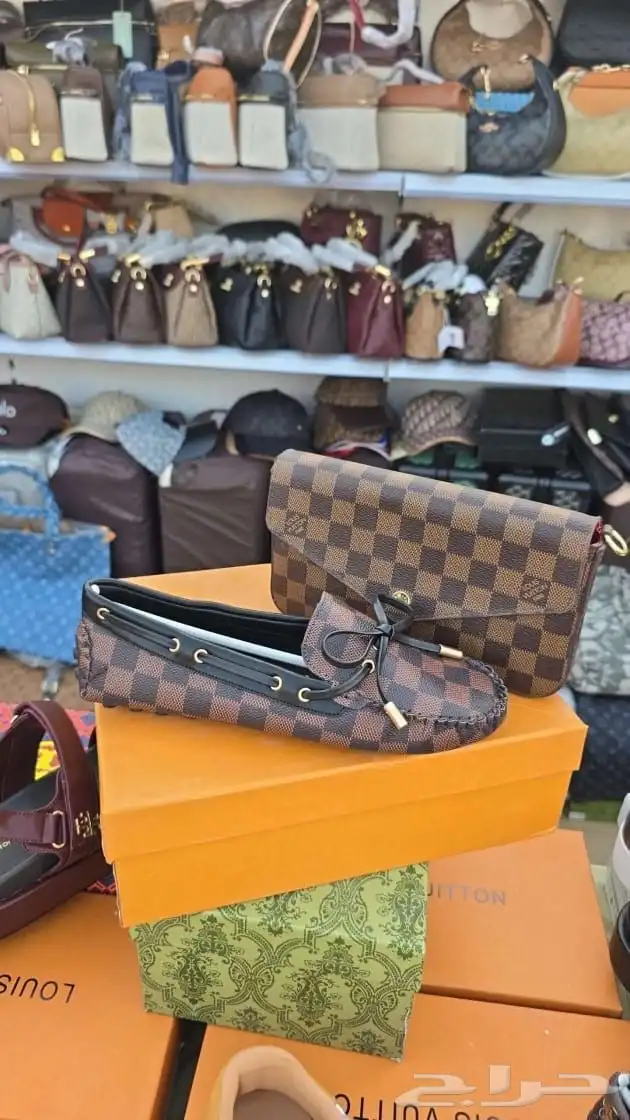 حياكم وصل جديدي من شنط والفساتين السهرات 67