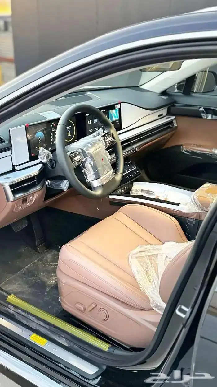 ازبرا بريميوم 2025 2