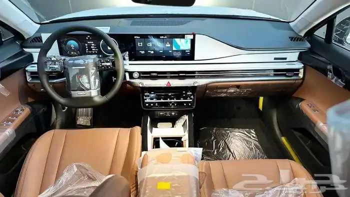 ازبرا بريميوم 2025 11