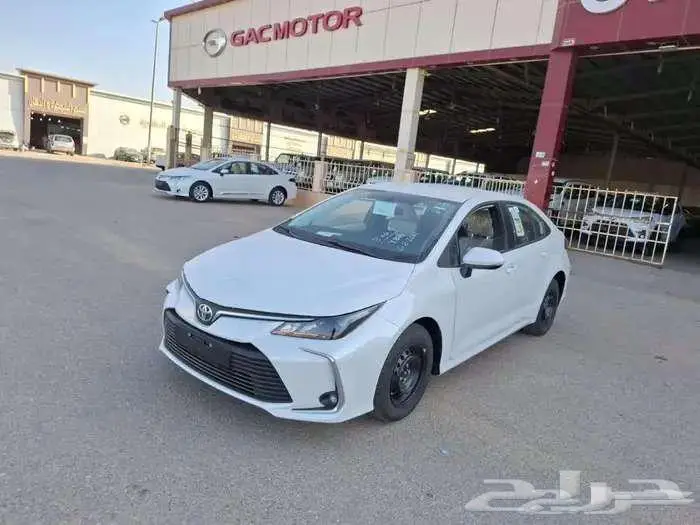 كرولا ستاندر 2.0 طيس 2025 ( ابيض - فضي ) 1