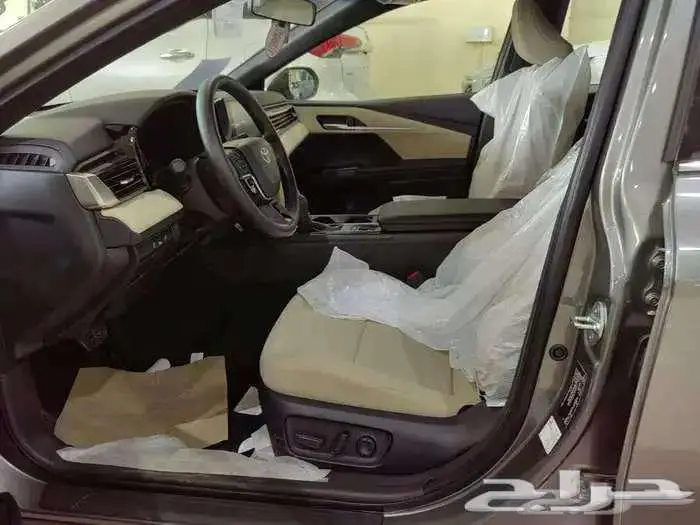 تويوتا كامري اي بنزين استندر 2025 سعودي 7