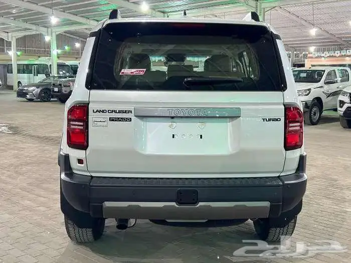 تويوتا برادو TXL3 موديل 2025 بنزين 15