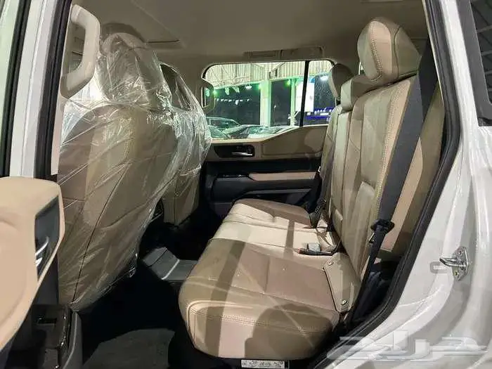 تويوتا برادو TXL3 موديل 2025 بنزين 32