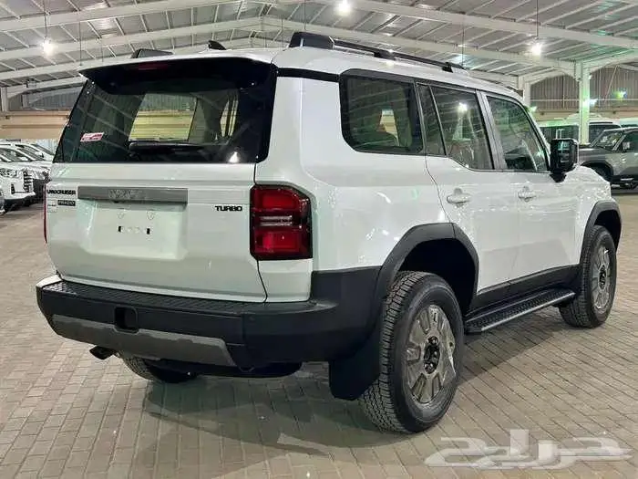 تويوتا برادو TXL3 موديل 2025 بنزين 6