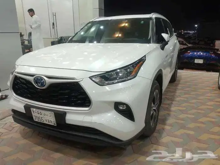 تويوتا هايلاندر GLE مستخدم نظيف 2022 1