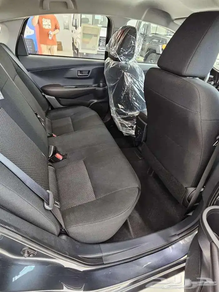 تويوتا يارس Y استندر ابيض ورمادي موديل 2026 17