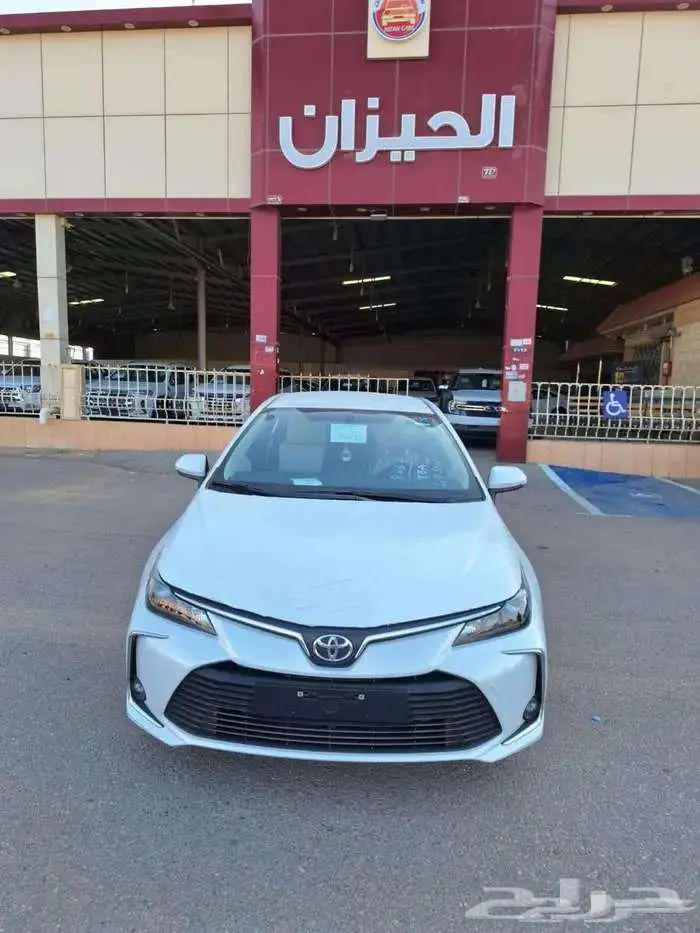 كرولا ستاندر 2.0 طيس 2025 ( ابيض - فضي ) 4