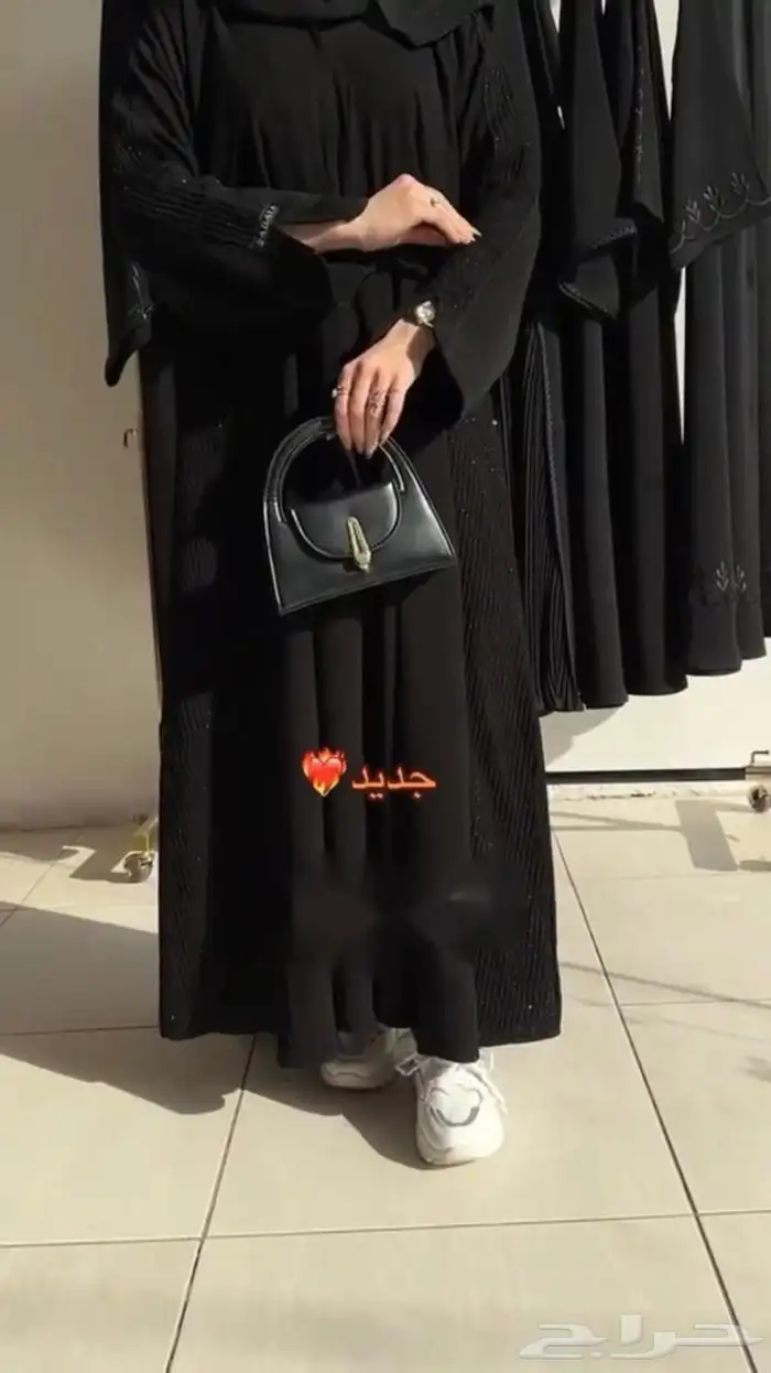 عبايه قماش كريب ملكي نص كلوش 1