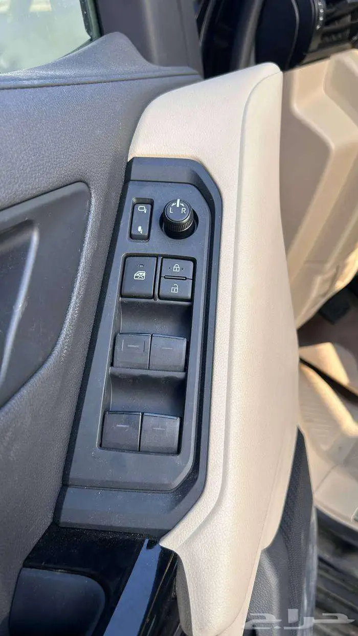 تويوتا لاندكروزر GXR L3 2025 لدى شركة عبدالمجيد الخضر 13
