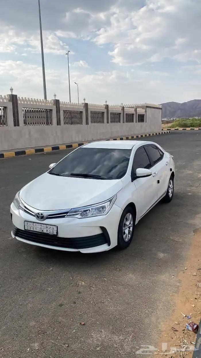 كورلا ابيض 2018 2