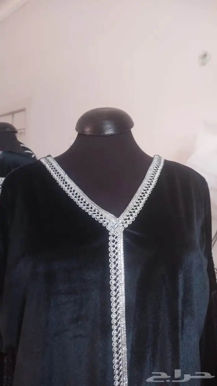 جلابيه نسائية شتويه من المخمل 2