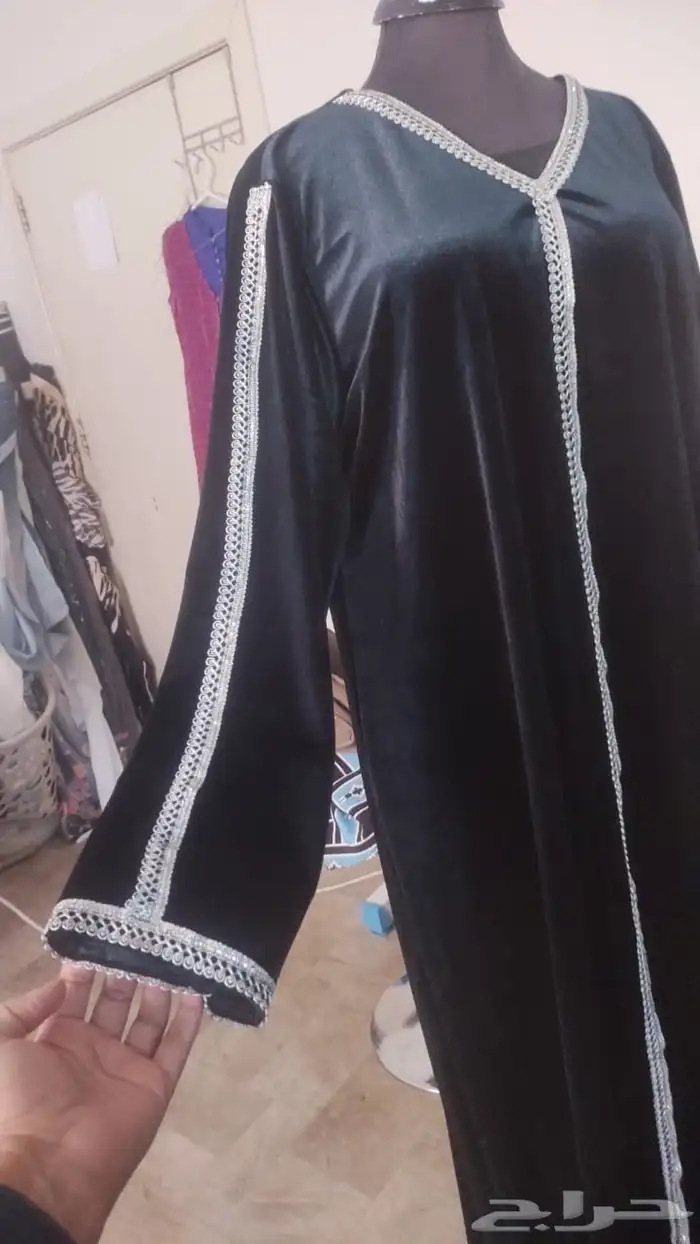 جلابيه نسائية شتويه من المخمل 1