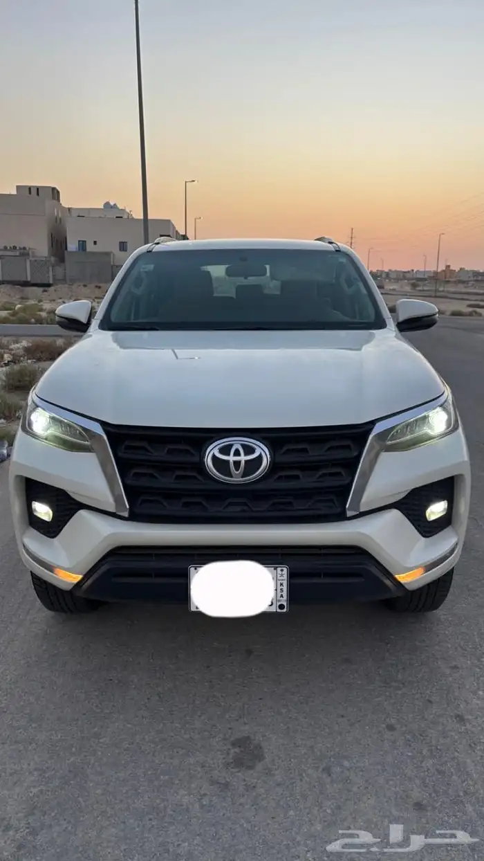 للبيع جيب تويوتا فورشنر VX1 5