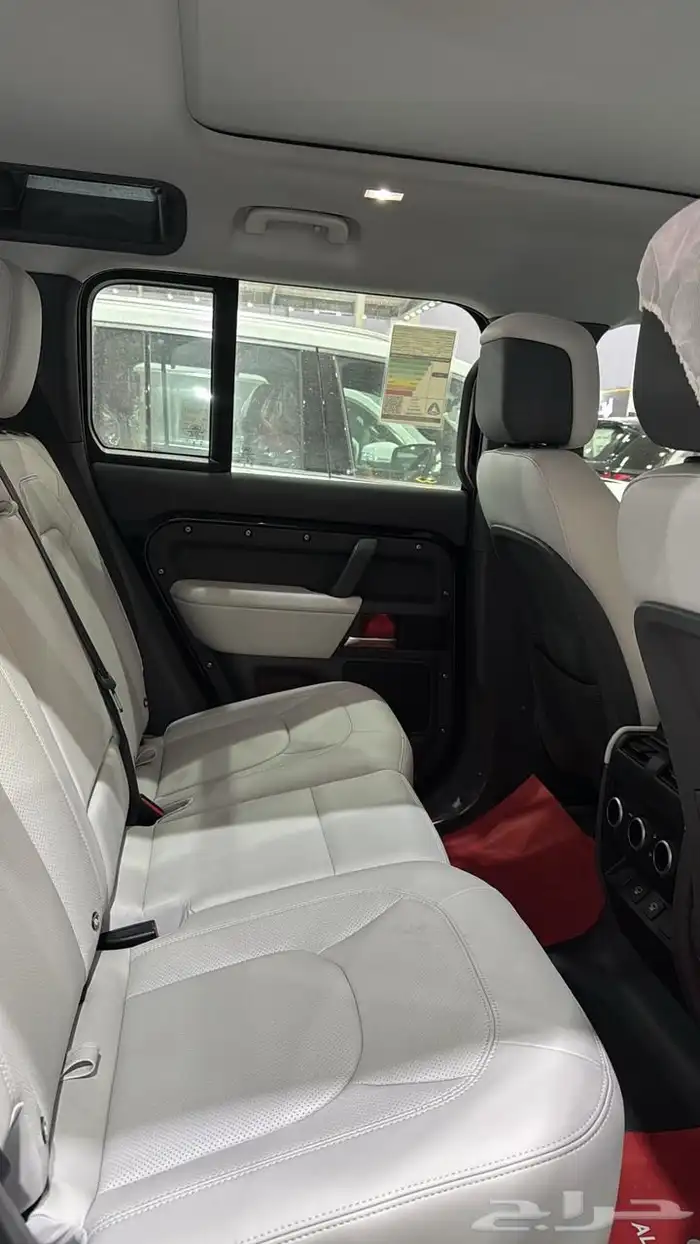 لاندروفر ديفيندر - HSE 110 V6 - سعودي - 2025 4