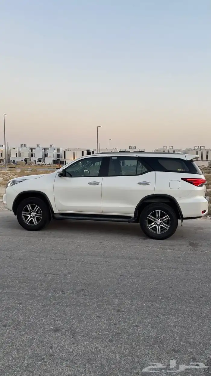 للبيع جيب تويوتا فورشنر VX1 3
