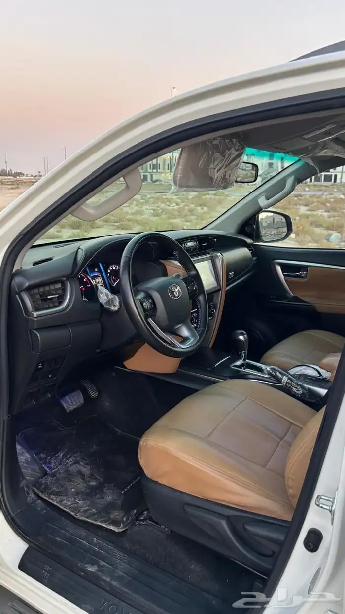 للبيع جيب تويوتا فورشنر VX1 9