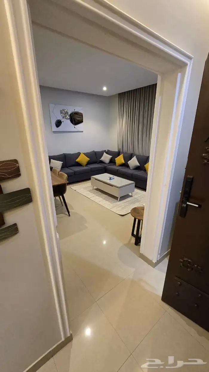 شقه مفروشه غرفه وصاله مع حديقه دور ارضي بحي النرجس 5