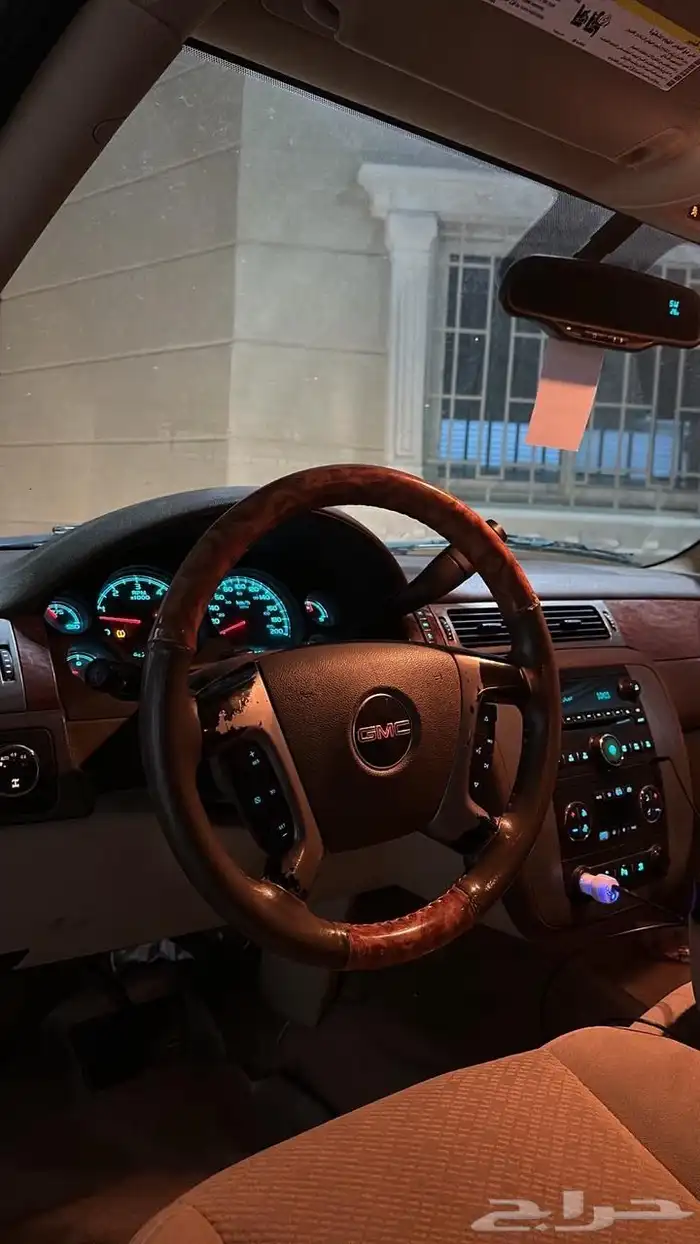 الموديل 2008 xl طويل دبل ماشي 300 وعليها 2
