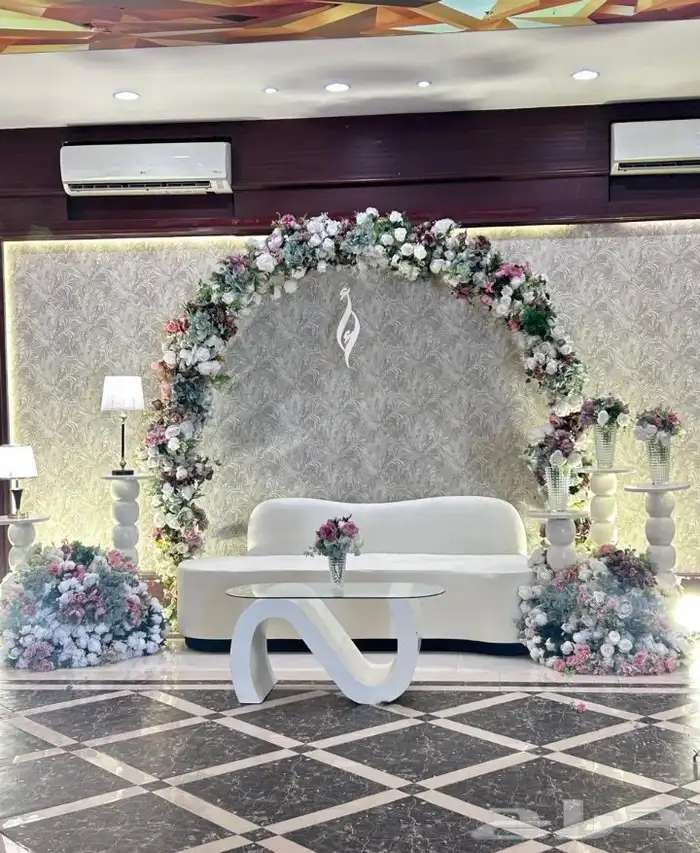 ما احد حفلات والمناسبات 0