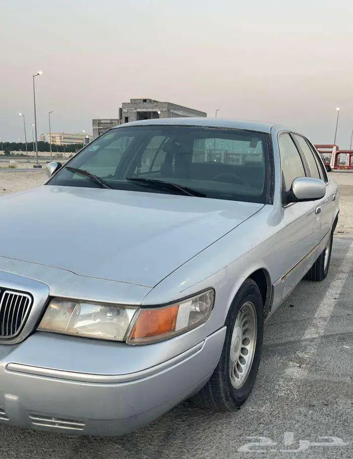 فورد ماركيز الموديل 2000 LS 2