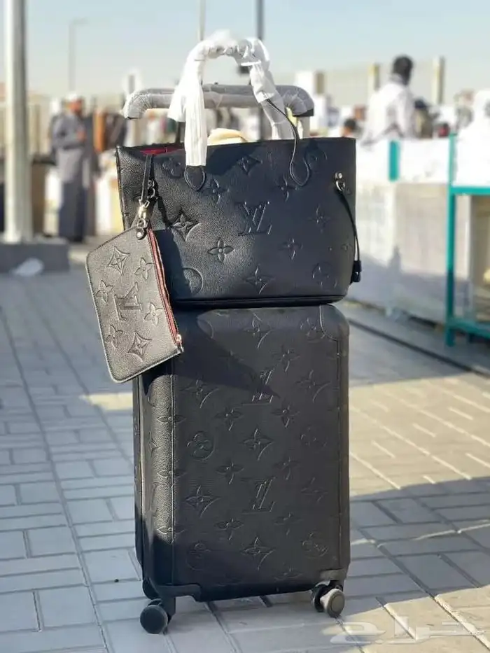 حياكم وصل جديدي من شنط والفساتين السهرات 36