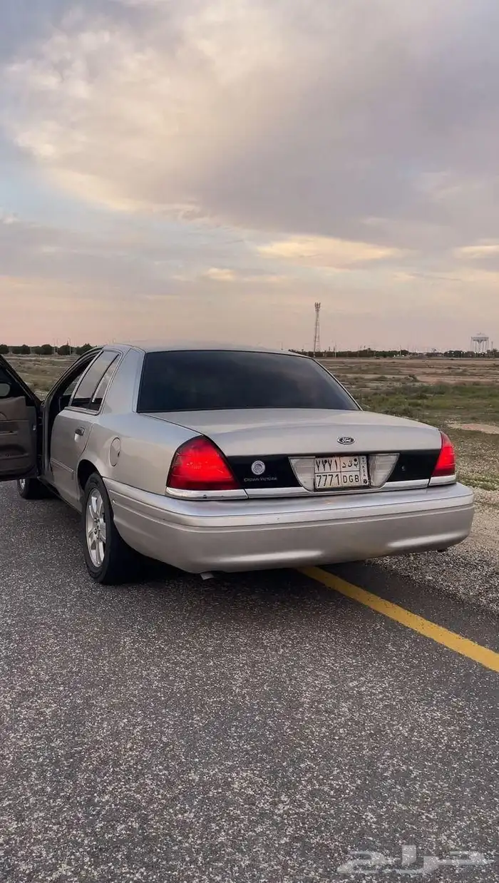 للبيع فورد كراون فكتوريا 2011 8