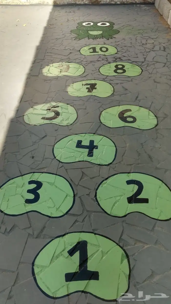 خطاط ورسام جده مكه رسومات علي الارض 8