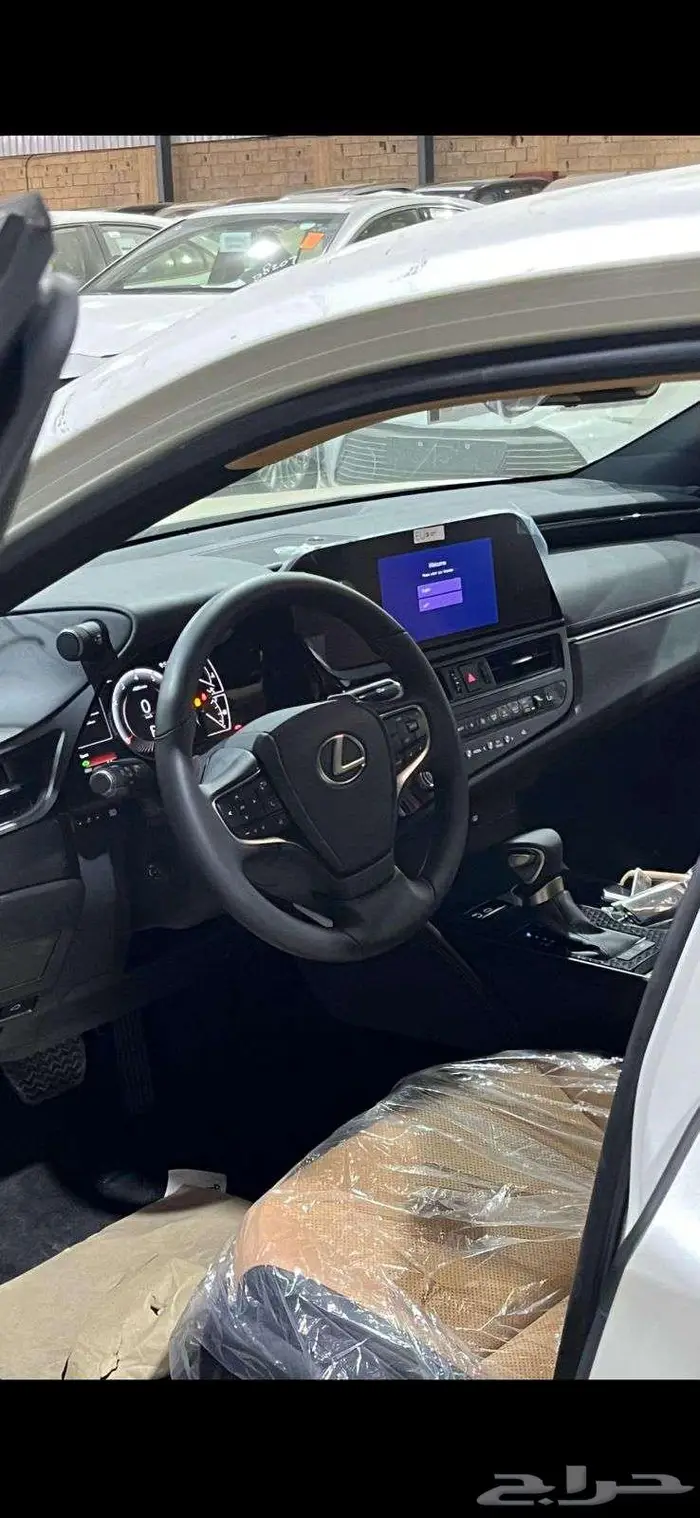 لكزس ES300H 2025 هايبرد - دفعتين 0  بدون ربح 9